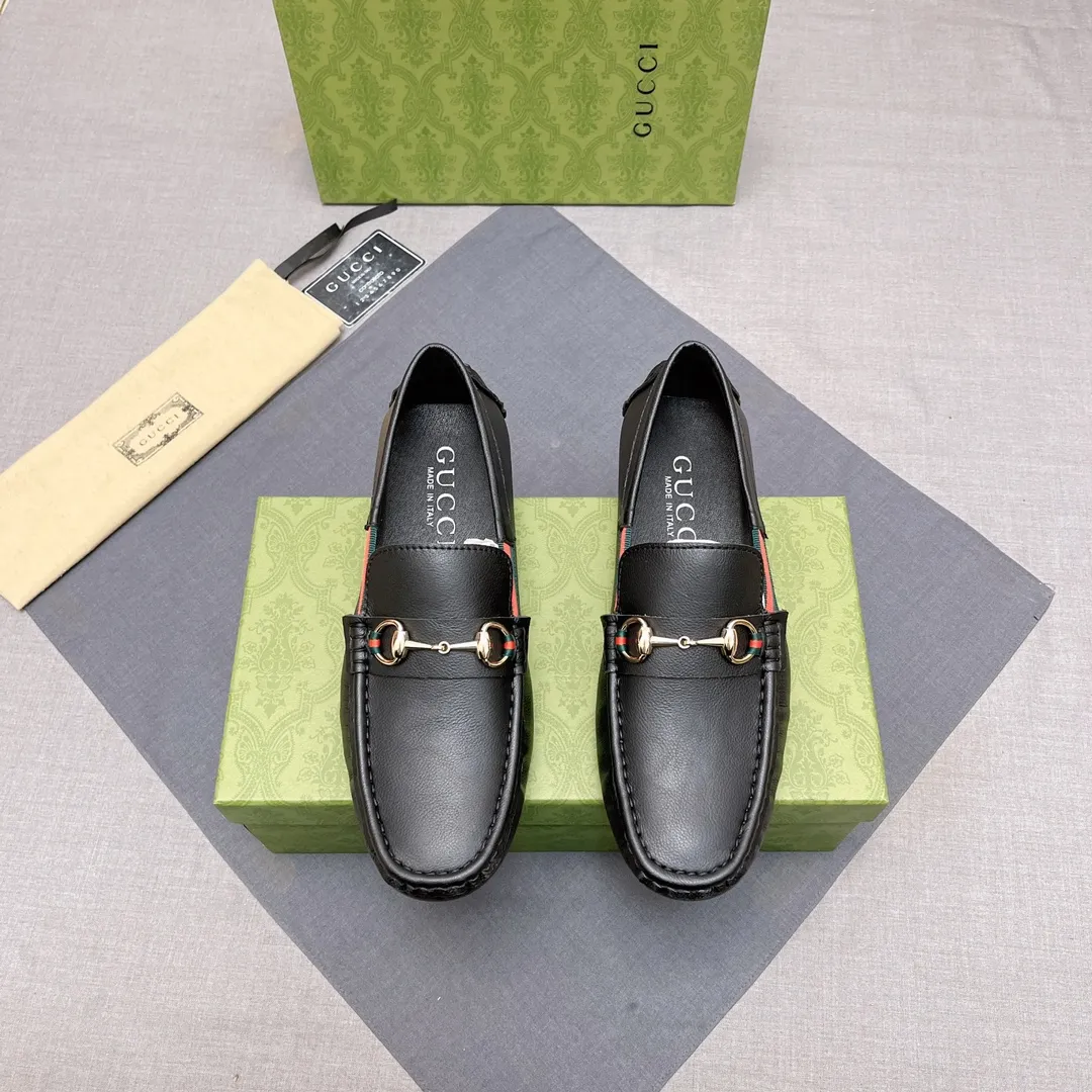 p400 GUCCI, Gucci official flagship store original casual beanie shoes ~ Four Seasons Trendy Shoes 👟》New version at the counter, Gucci 1:1 high-quality workmanship, upper: imported pebbled calfskin, genuine sweat-absorbent pigskin lining, fashionable lazy business style design, casual loafers, running shoes are perfect for young people. British fashion boots 😍 Equipped with original raw rubber wear-resistant outsole, absolutely high-end and classy, ​​suitable for drivers only 🚗 A must-have for fashionable men, standard code 37-45 No. 071